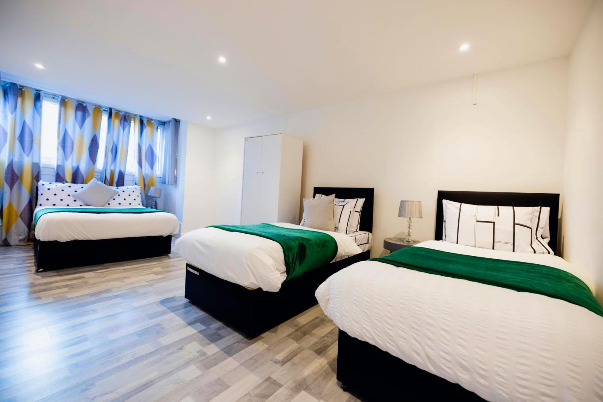 2 Bedrooms -Parking-Very Spacious-Wifi London Ngoại thất bức ảnh