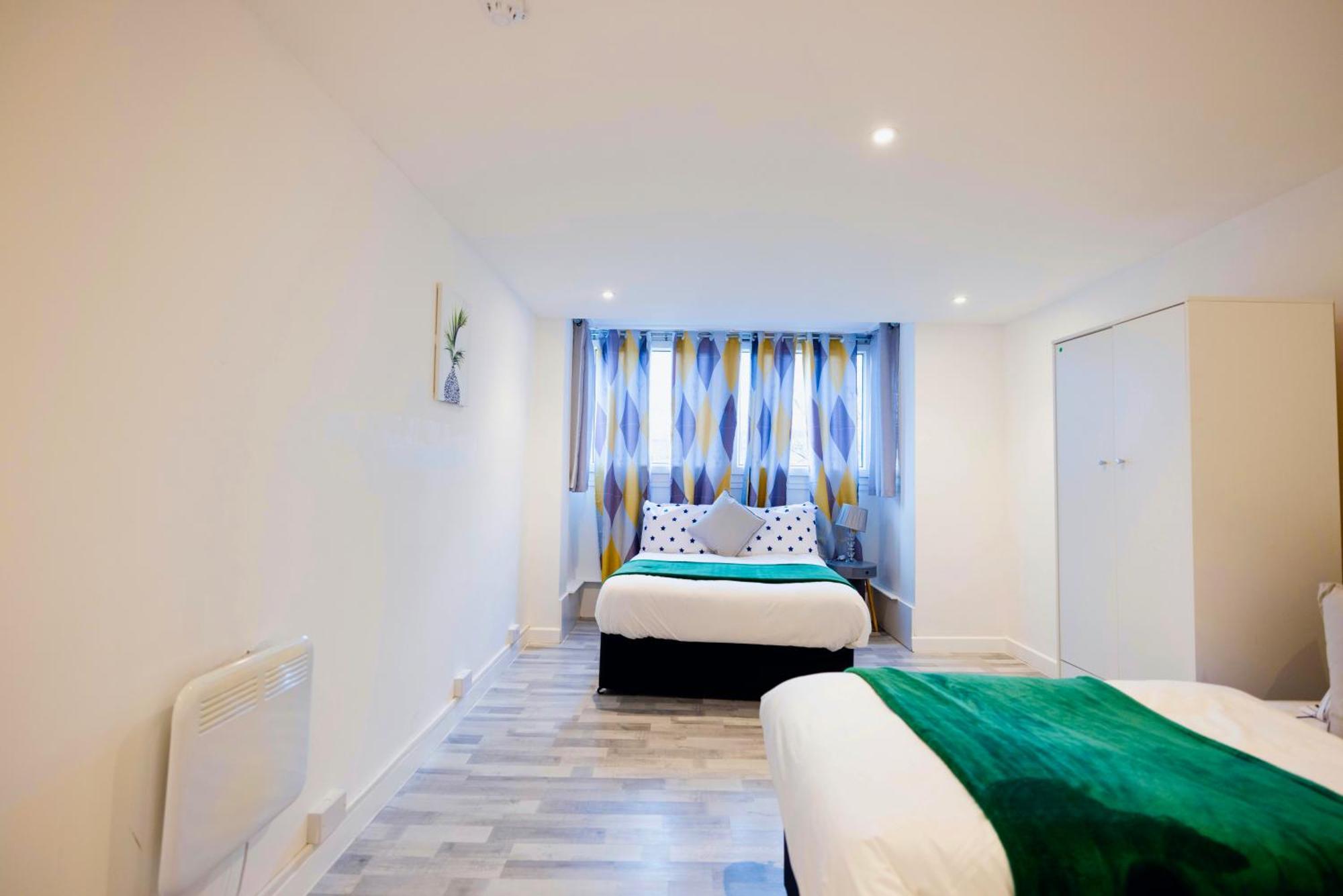2 Bedrooms -Parking-Very Spacious-Wifi London Ngoại thất bức ảnh